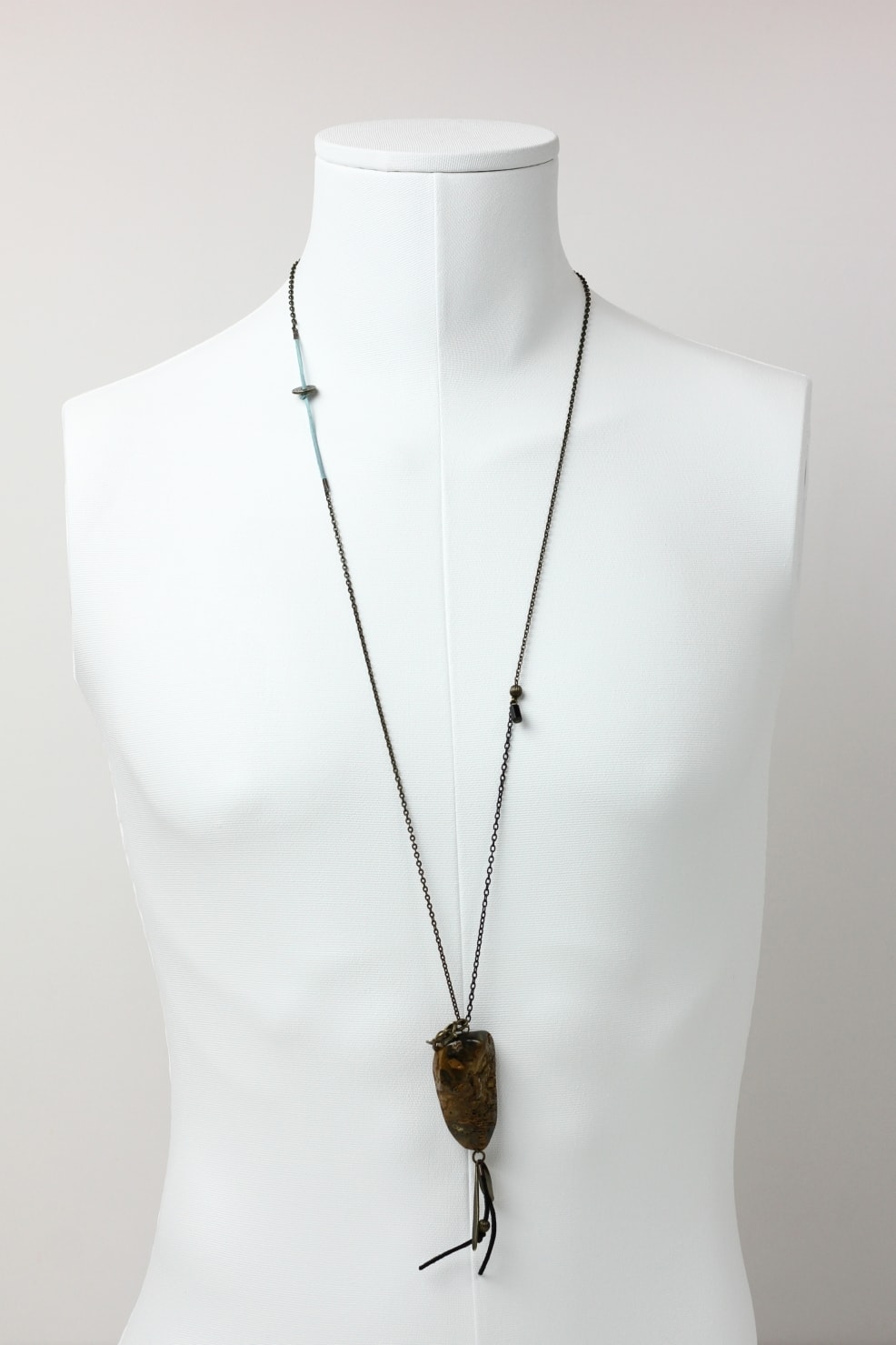 Raw agate and leather string necklace
