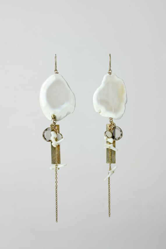 Botswana agate, white coral and glass earrings